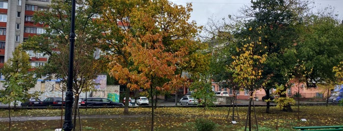 Сквер біля кінотеатру «Жовтень» is one of Kyiv.