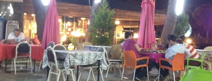 Çakıltaşı Cafe & Restaurant is one of สถานที่ที่ Tahsin ถูกใจ.
