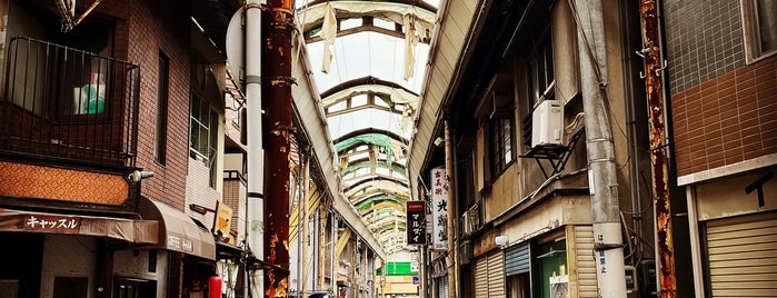 Kami-shinjo Station (HK64) is one of 阪急京都本線・千里線・嵐山線の駅.