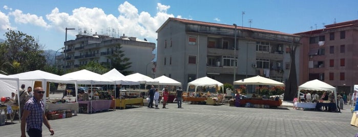 Plaza Centro Commerciale is one of Locali e posti preferiti.