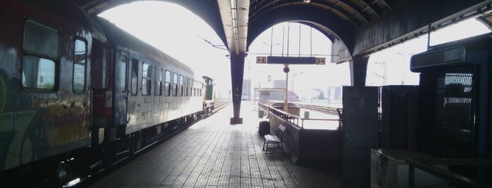 Skopje Railway Station is one of Beograd, Skopje, Struga.