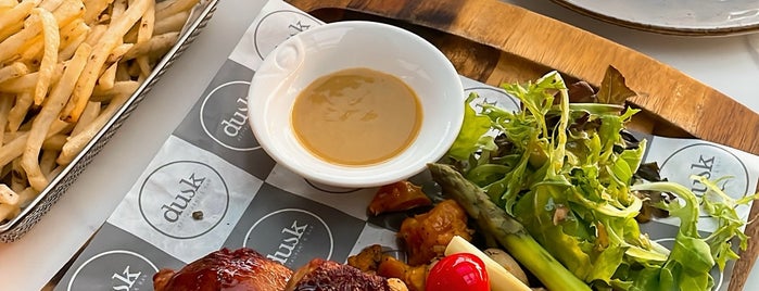 Dusk Restaurant & Bar is one of Micheenli Guide: Romantic restaurants in Singapore.