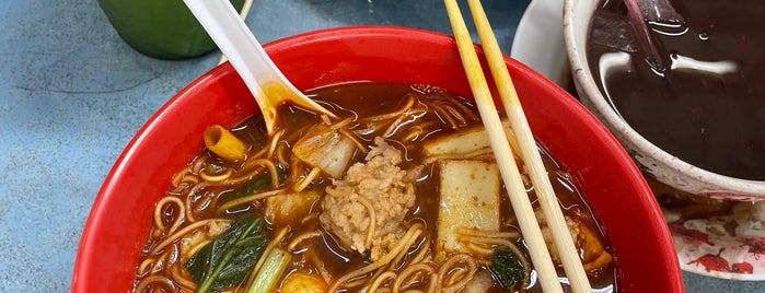 Tong Sui Kai (糖水街 Dessert Street) is one of Ipoh Makan.