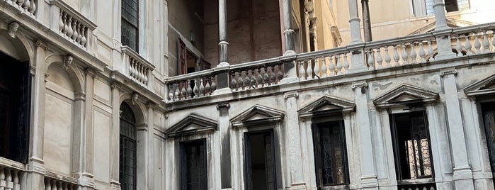 Conservatorio di Musica "Benedetto Marcello" is one of Venecia.