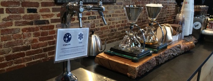 La Colombe Coffee Roasters is one of DC coffee/cafes.