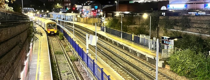 Gravesend Railway Station (GRV) is one of National Rail Stations.