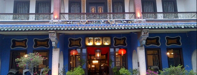 Cheong Fatt Tze Mansion (張弼士故居) is one of Penang, Malaysia.