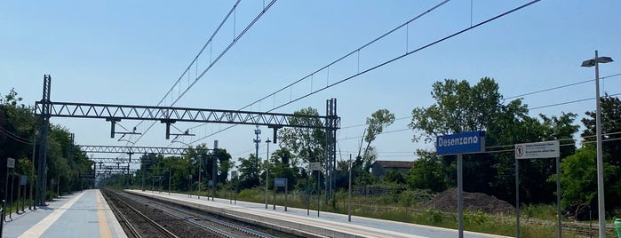 Stazione Desenzano del Garda-Sirmione is one of Lugares favoritos de Sibel.