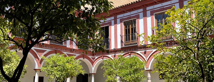 Hospital de los Venerables - Centro Velázquez is one of Para Avaliar.