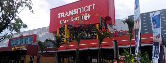 Transmart Carrefour is one of Posti che sono piaciuti a Hendra.