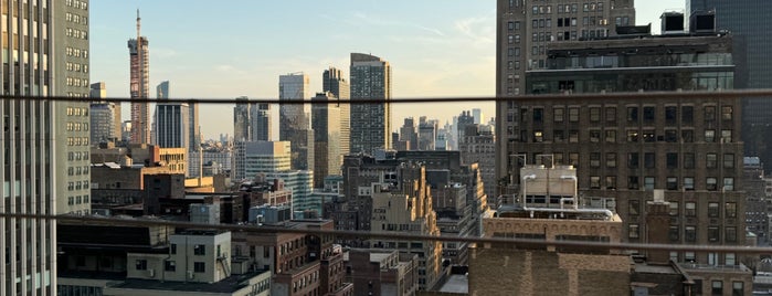 Margaritaville Restaurant is one of aa nyc rooftop.