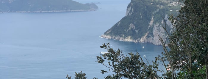 Panchine di Via Tragara is one of Capri.