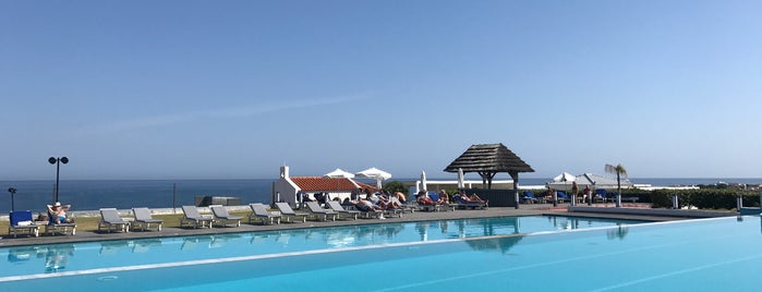 Cretan Pearl Resort & Spa is one of สถานที่ที่ Tomek ถูกใจ.