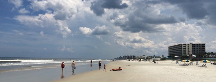 Daytona Beach is one of Tempat yang Disukai Rick.