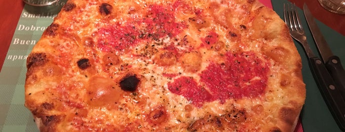 Pizzeria Italia is one of Lugares favoritos de Rick.