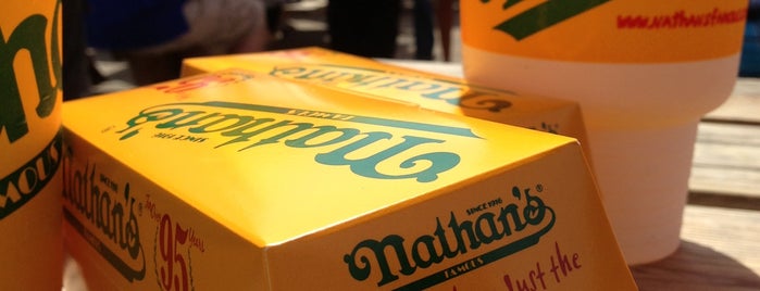 Nathan's Famous is one of Lugares favoritos de Sarah.