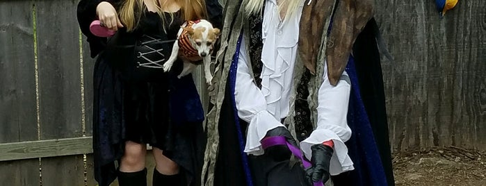 The Kansas City Renaissance Festival is one of 🖤💀🖤 LiivingD3adGirl 님이 좋아한 장소.