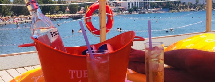 Q Beach Club is one of Un-Istanbul.