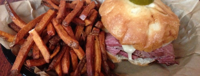 Broderick Roadhouse is one of Must-visit Food & Drink Shops in West Sacramento.