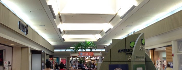 Kahala Mall is one of はわい.