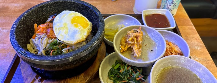 Oiso Korean Traditional Cuisine & Cafe is one of 한국음식.