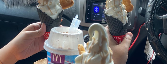 McDonald's is one of makan + wifi.