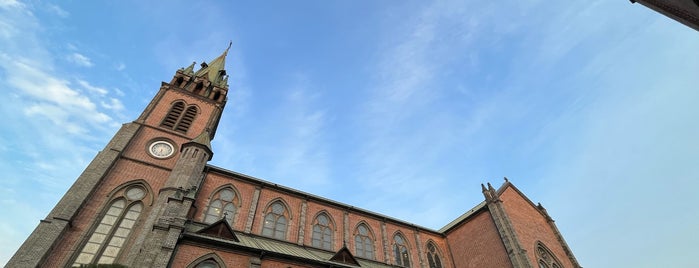 Myeongdong Cathedral is one of Orte, die 디모테오 gefallen.