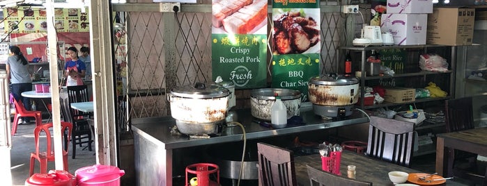 Restoran Ting Hau 顶好海鲜饭店 is one of Jom breakfast, brunch, lunch, tea and dinner :).