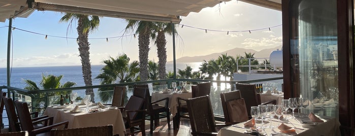 El Cangrejo Rojo Restaurant is one of Lanzarote.