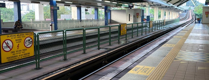 RapidKL Jelatek (KJ6) LRT Station is one of Куала Лумпур.