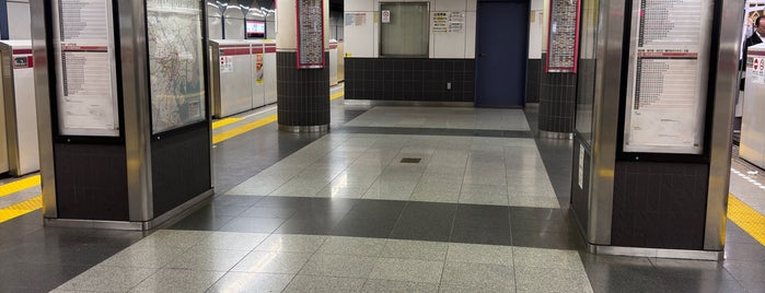 Ueno-okachimachi Station (E09) is one of Orte, die Steve ‘Pudgy’ gefallen.