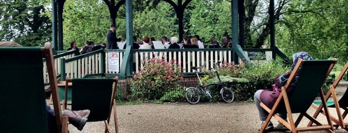 Ruskin Park is one of Lugares favoritos de Tim.