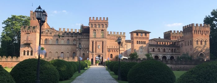 Castello San Lorenzo de' Picenardi is one of landmarks.