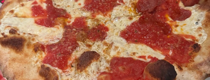 Grimaldi's Pizzeria is one of Out of town dinner.