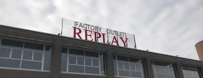 Replay Outlet is one of Italy / Ski 2014.