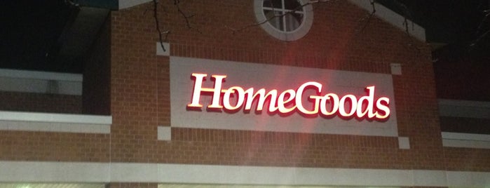 HomeGoods is one of Locais curtidos por Erica.