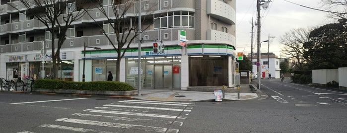 サンクス 足立竹の塚二丁目店 is one of コンビニ.