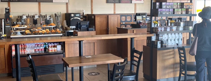 Peet's Coffee & Tea is one of Coastside #HalfMoonBay.