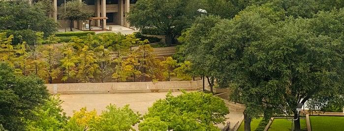 Sheraton Club Lounge is one of Single joints of Ft worth.