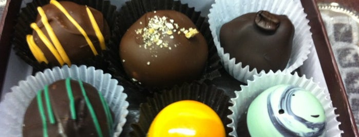 Cocoa Safari Chocolates is one of Posti che sono piaciuti a Jarrad.
