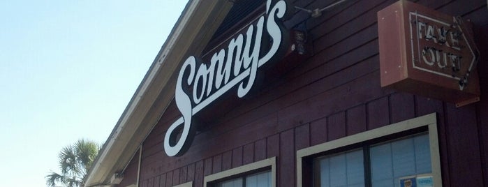 Sonny's BBQ is one of Tempat yang Disimpan Matt.