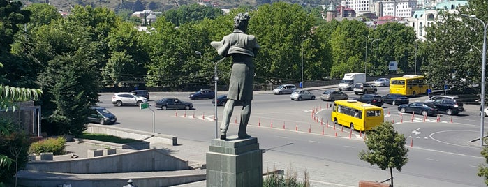 Baratashvili Monument | ბარათაშვილის ძეგლი is one of Locais curtidos por Foad.