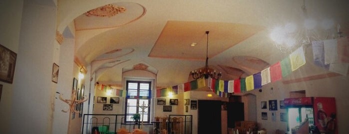 Everest Indian Restaurant is one of restaurace.