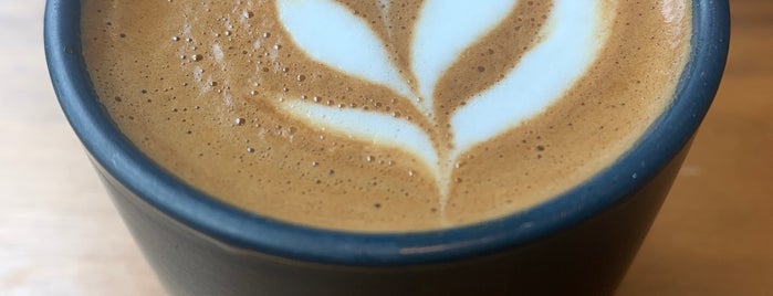 Dear Globe Coffee is one of Tempat yang Disukai Rory.
