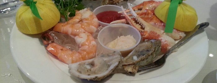 Pearl Oyster Bar & Grill is one of William 님이 좋아한 장소.