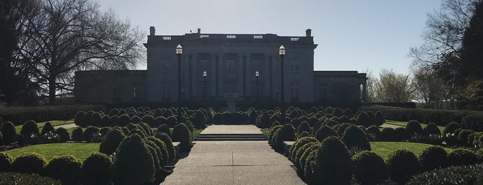 Kentucky Governor's Mansion is one of Nateさんのお気に入りスポット.