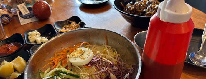 Three Meals a Day (삼시세끼) is one of Lieux qui ont plu à Mark.