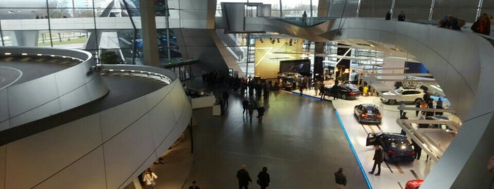 BMW Welt is one of Posti che sono piaciuti a Radim.