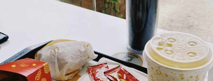McDonald's is one of Posti che sono piaciuti a ꌅꁲꉣꂑꌚꁴꁲ꒒.