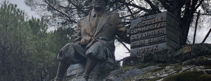Kozak Atatürk Anıtı is one of Locais curtidos por Mehtap.